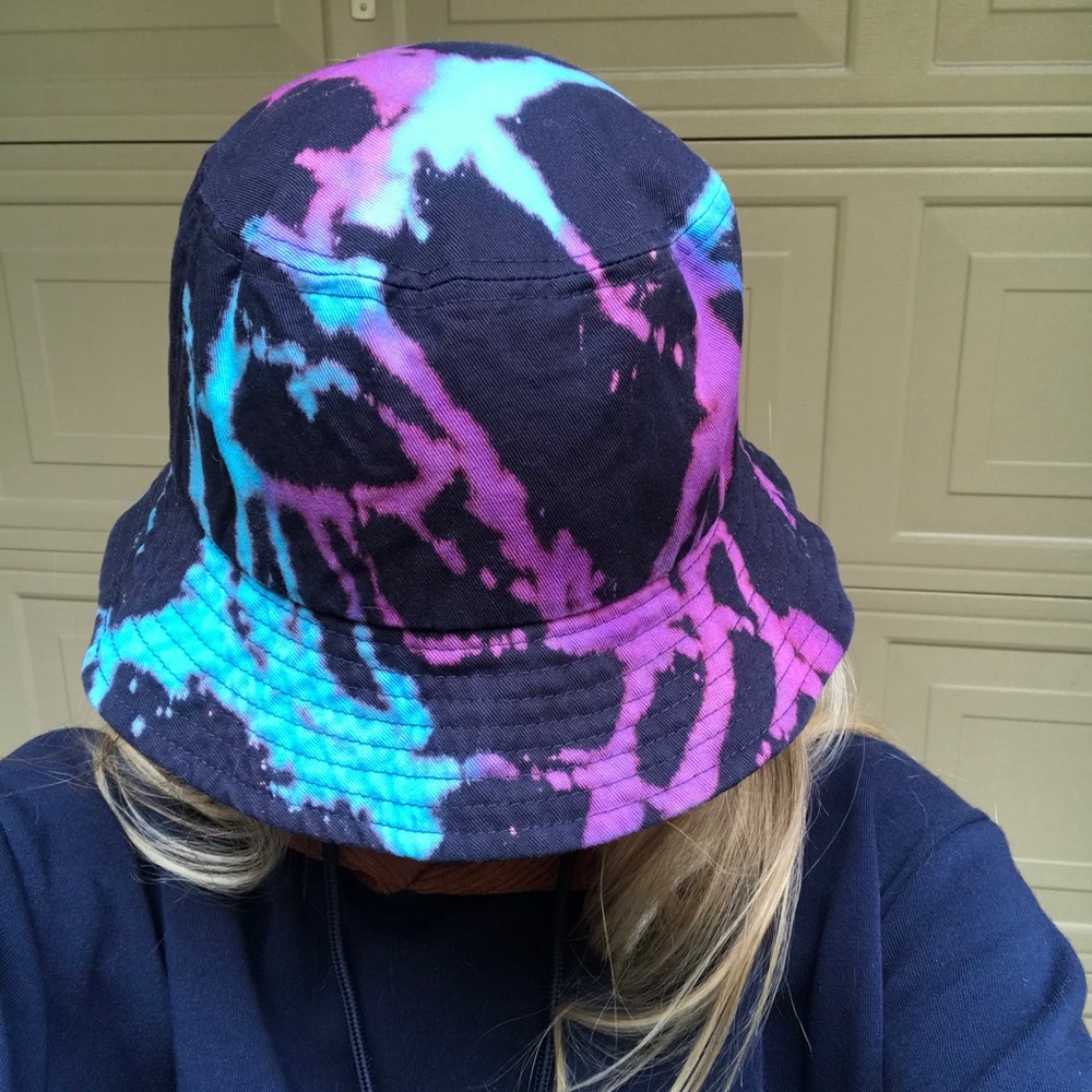 Trippie Dyed Bucket Hat 💧